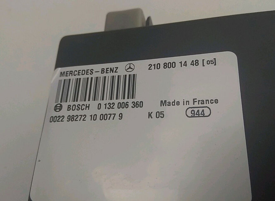Bomba cierre centralizado Mercedes-Benz W202 W208 W210 2108001448 0132006360