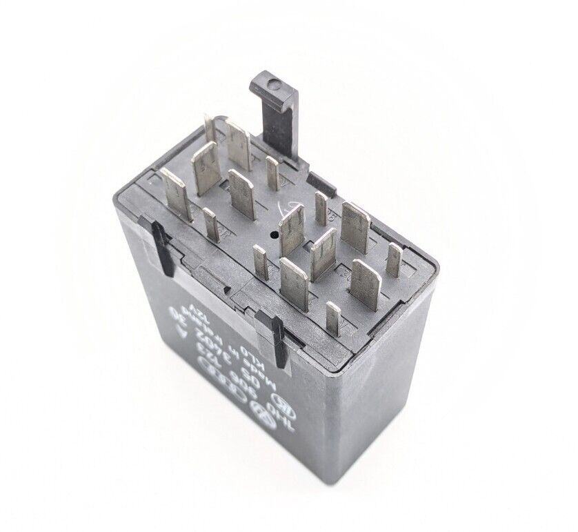 Relé 136 ( Audi, Seat, Volkswagen ) 1H0906123A