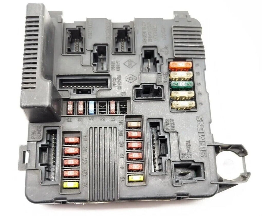 Caja de fusibles Renault ( Megane, Scenic ) 8200306033A S118399300J