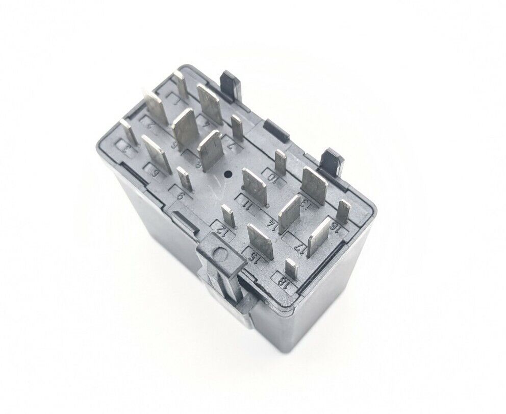 Relais 177 ( Volkswagen, Audi, Seat, Skoda ) 028906125A