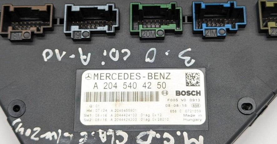 Caja De Fusibles Mercedes (W204, C300, C350, C63 ) A2045404250