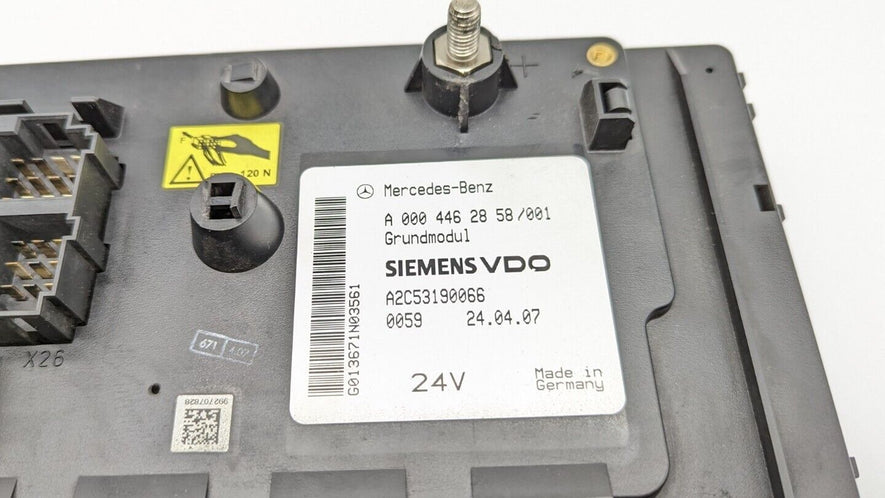 Caja de Fusibles Mercedes-Benz A0004462858 A2C53190066