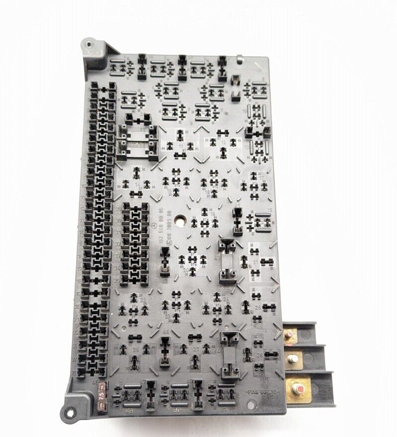 Caja De Fusibles Mercedes-Benz ML W163 1635450005