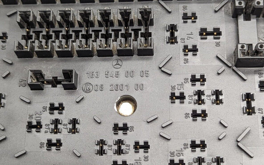 Caja De Fusibles Mercedes-Benz ML W163 1635450005