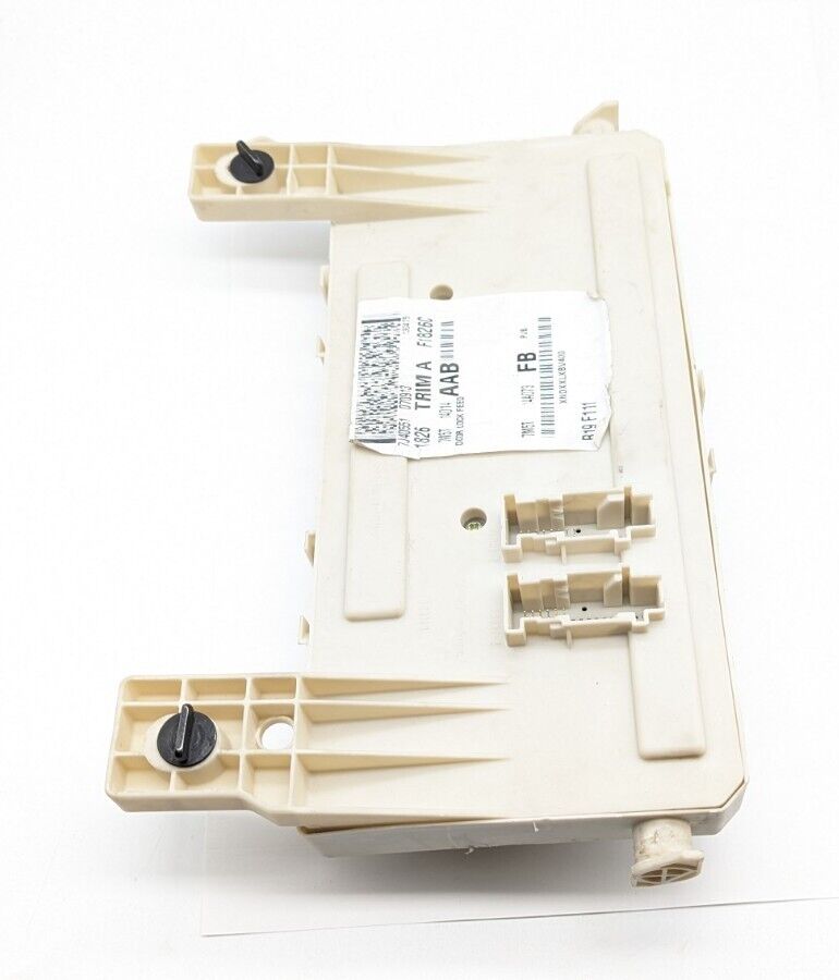 Caja De Fusibles Ford ( C-Max, Focus, Kuga ) 7M5T14A073FB 7M5T-14A073-FB