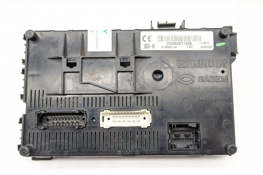 Caja De Fusibles Renault Clio II P8200207134B 21673922-9A