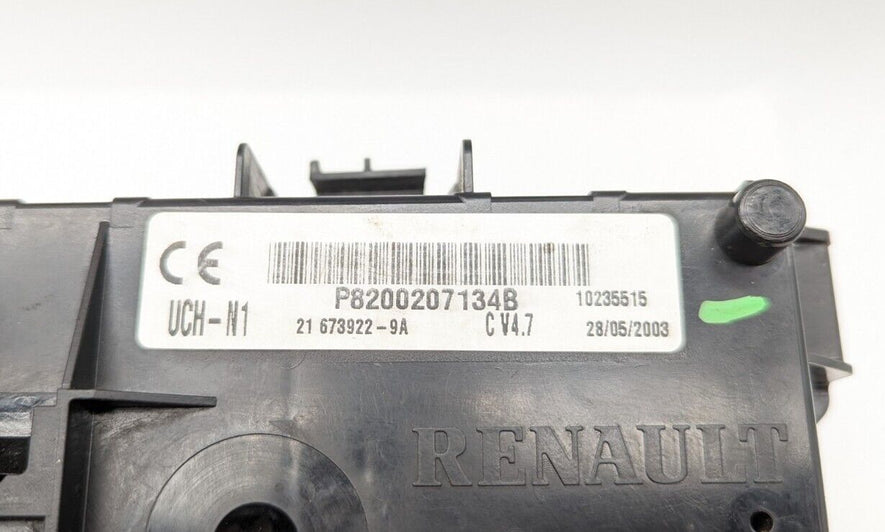 Caja De Fusibles Renault Clio II P8200207134B 21673922-9A