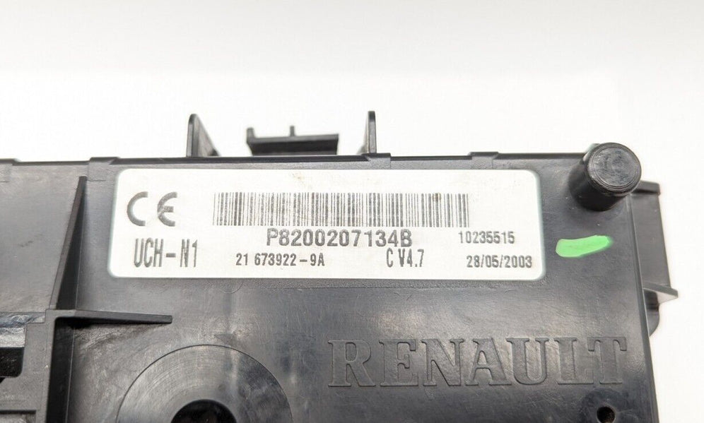 Caja De Fusibles Renault Clio II P8200207134B 21673922-9A